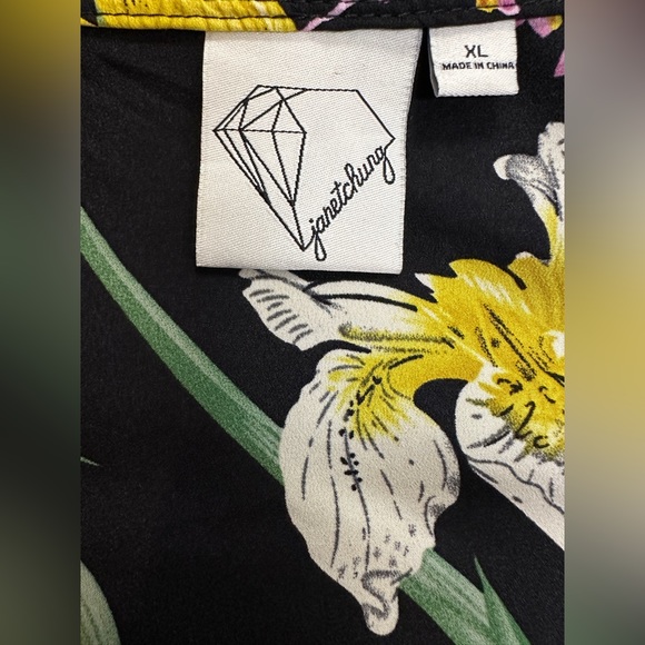 Janet Chung Black Floral Wrap 2 way Blouse - Picture 8 of 9